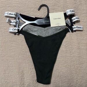 NWT Calvin Klein Carousel Cotton Stretch 3-Pack Thong Panties